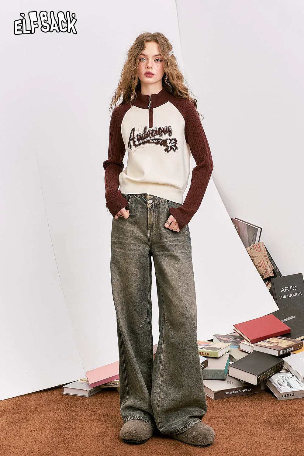 ELFSACK 2024 Winter New Arrivals Slim, soft and sticky short contrast color raglan letter zipper sweater for women