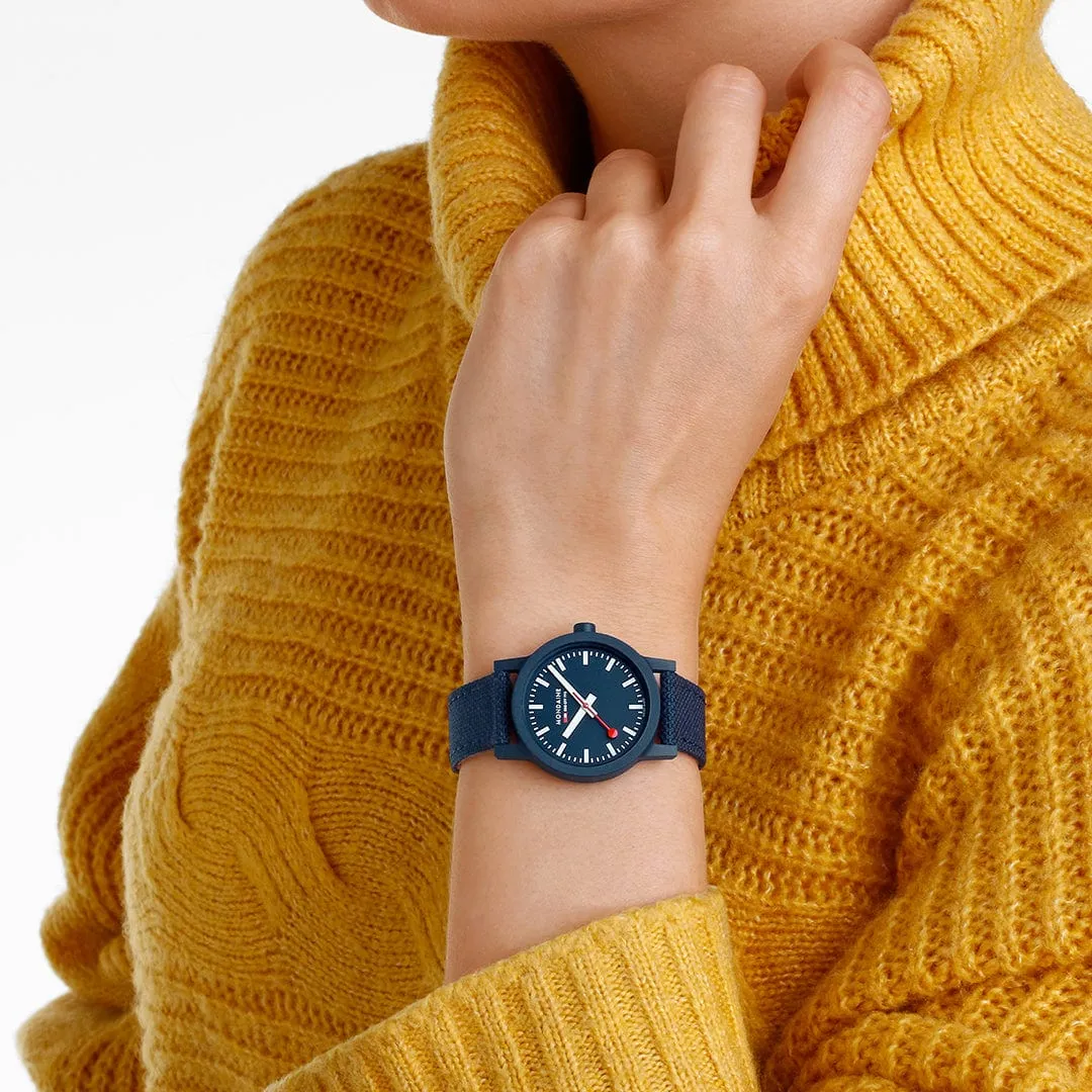 essence, Deep Ocean Blue, 32 mm