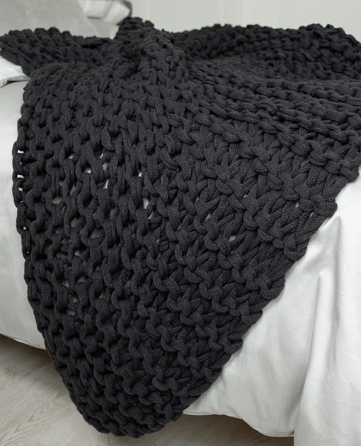 Finn Chunky Knit Throw Midnight